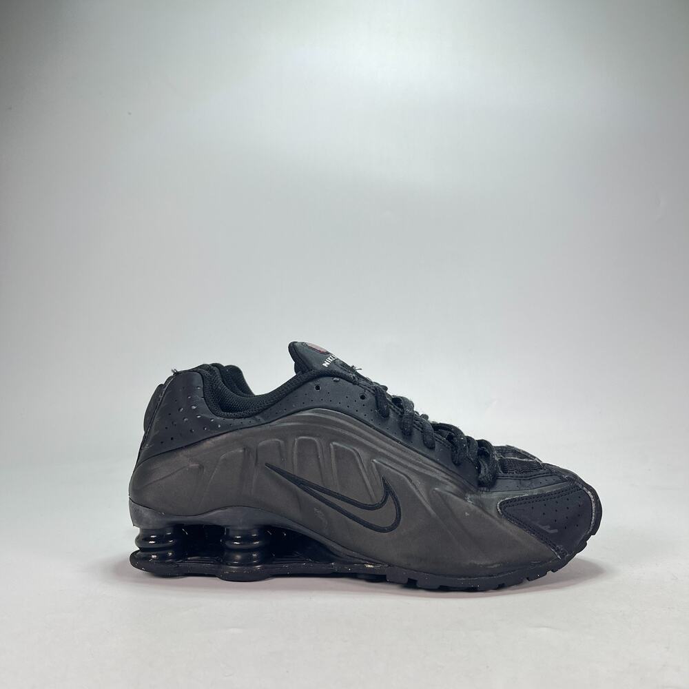 Nike Shox R4 Triple Black Retro Lifestyle Sneakers CW2626-003 Youth Size 5.5Y